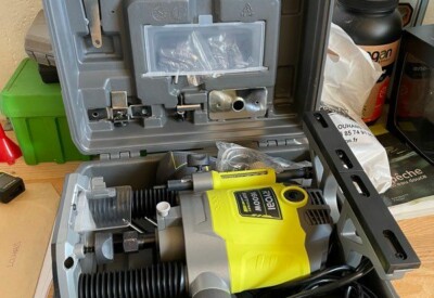Location Défonceuse à bois électrique Ryobi à Villabé